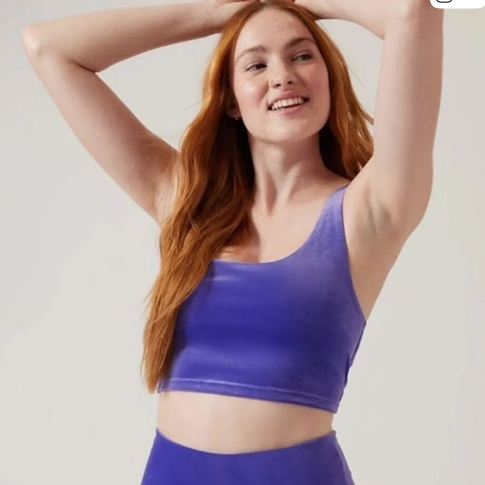 ATHLETA Velvet Cut Out Crop size M